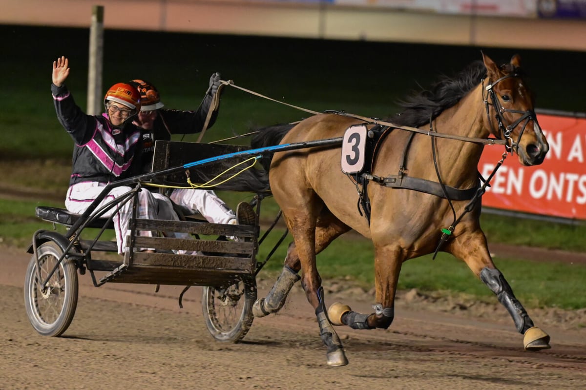 Ageeth Koopstra van Welkoop Wolvega won de duosulky-race